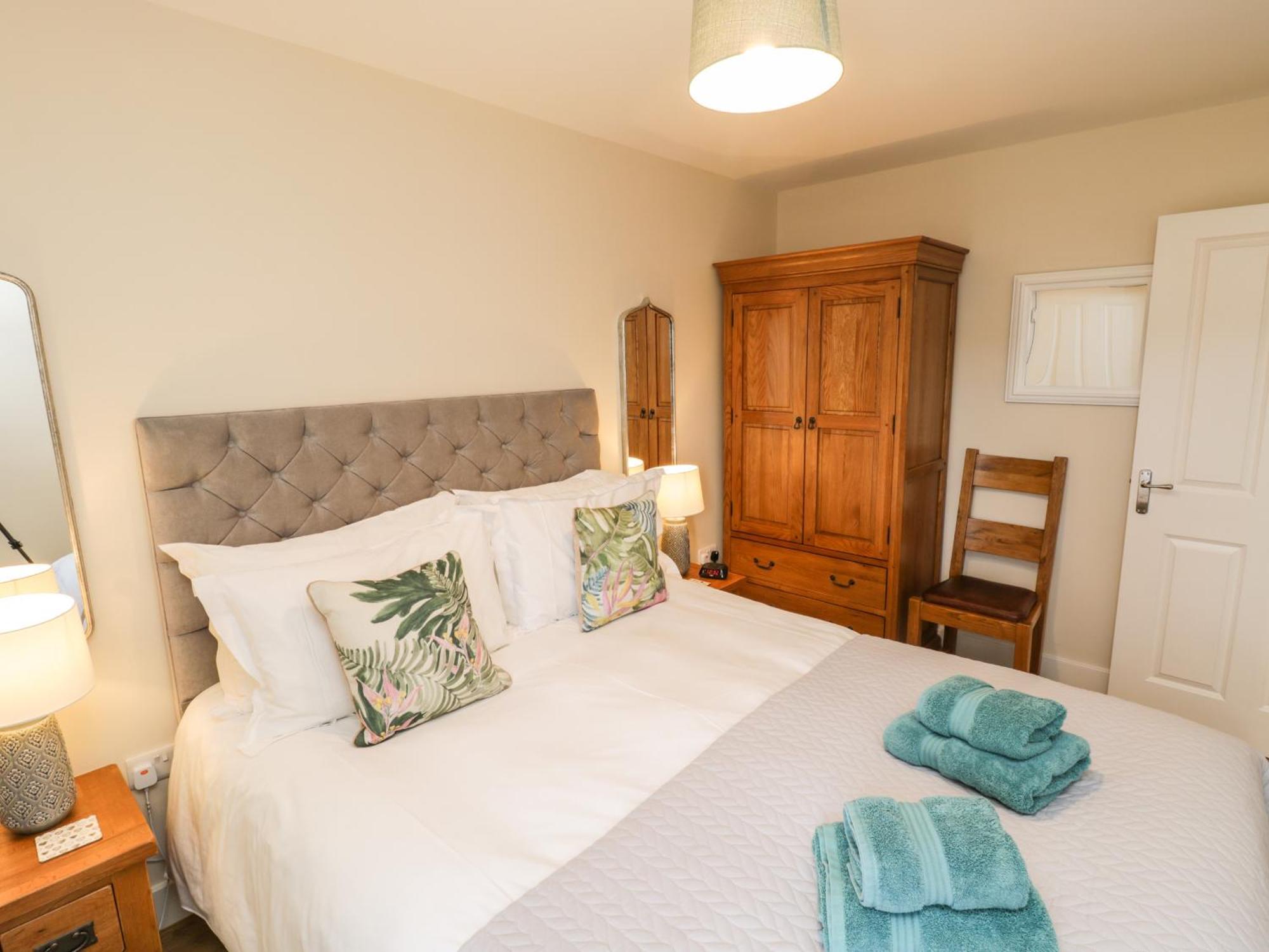 Crossing Cottage Whitby Bagian luar foto