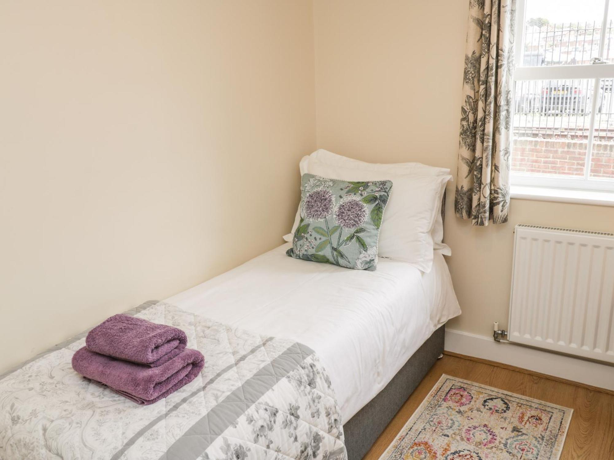 Crossing Cottage Whitby Bagian luar foto